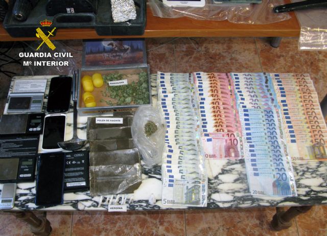 La Guardia Civil desmantela un punto de venta de droga y receptación de objetos sustraídos en Totana