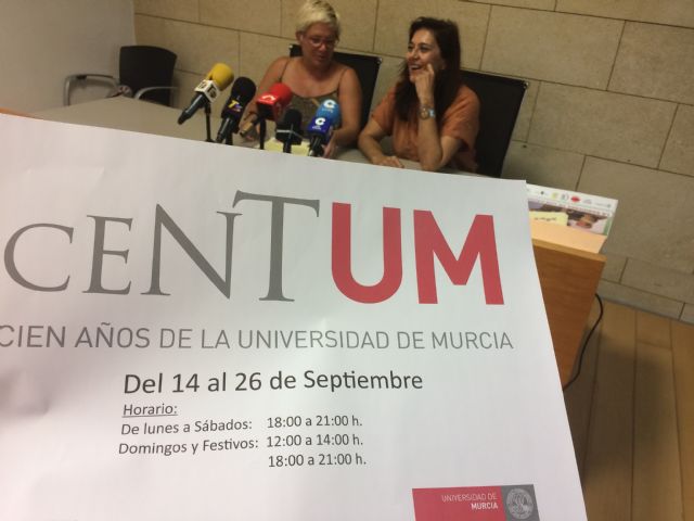 La nueva extensión permanente de la Universidad de Murcia arranca su actividad en Totana con una charla y la exposición 'Centum' sobre los cien años de esta institución docente