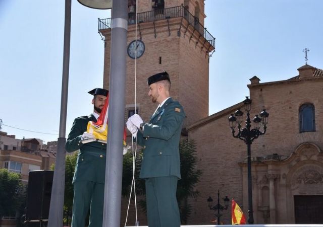 Totana rinde homenaje a la bandera de España y reconoce la labor de los Cuerpos y Fuerzas de Seguridad del Estado en el Día de la Fiesta Nacional, festividad del Pilar
