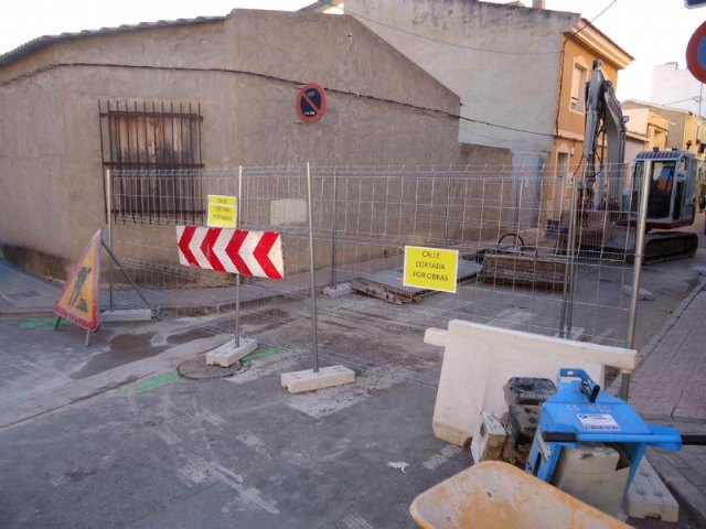 En marcha las obras de renovación de las redes de agua potable y alcantarillado en la calle Galicia