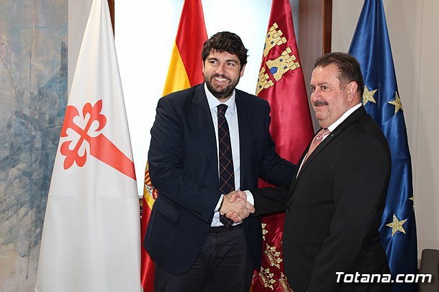 El presidente Fernando López Miras recibe al alcalde de Totana