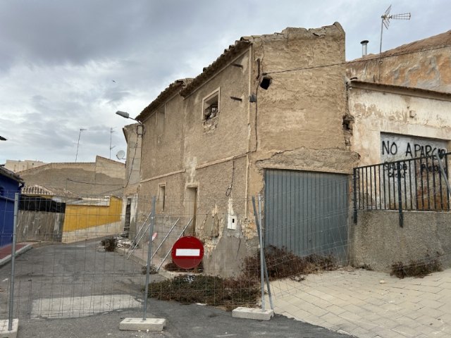 Se procederá a la demolición por ruina del inmueble situado en la calle Castillo con esquina calle Alquerías 5
