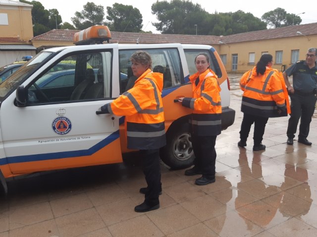 Un equipo de voluntarios de Protección Civil de Totana se traslada, de urgencia, a Santomera