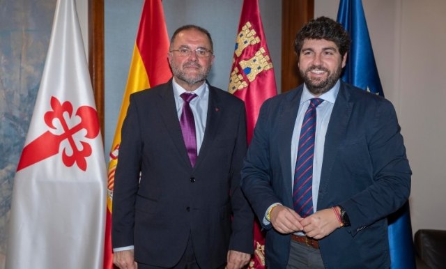 El alcalde solicita una reunión con López Miras