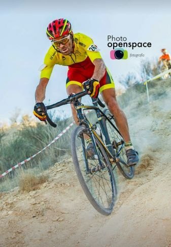 Un fin de semana más los corredores del CC Santa Eulalia se adentran en una nueva modalidad en Murcia como es el ciclocross