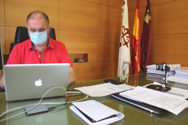 El alcalde insta a la ciudadanía al uso obligatorio de la mascarilla en todos los lugares