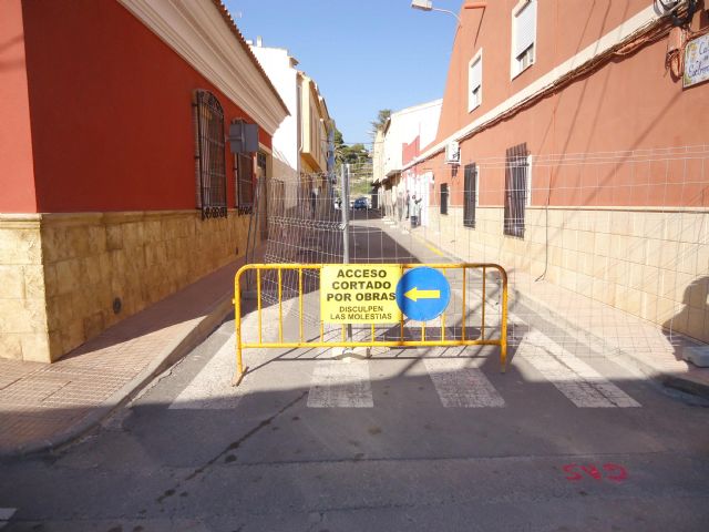 Se inician las obras de renovación de la red y acometidas de alcantarillado en el Callejón de la calle Valle del Guadalentín y calle Extremadura