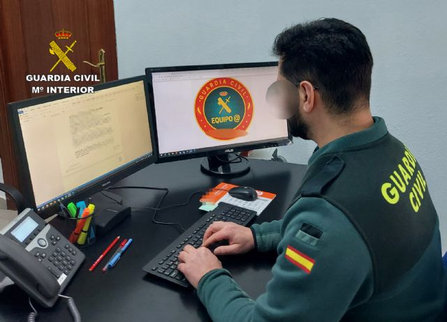 La Guardia Civil investiga a dos alumnos de un Instituto de educación secundaria de Totana por obtener información con softwares instalados en dos ordenadores del Centro