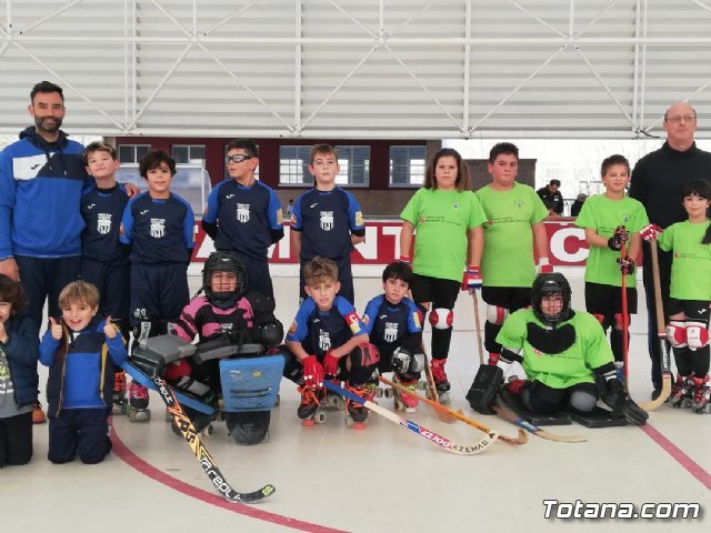 El equipo Benjamín del Club Hockey Patines de Totana, en la Liga de la Federación Valenciana