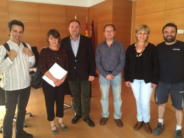 El alcalde se reúne con diputados del Grupo Parlamentario de Podemos en la Asamblea Regional