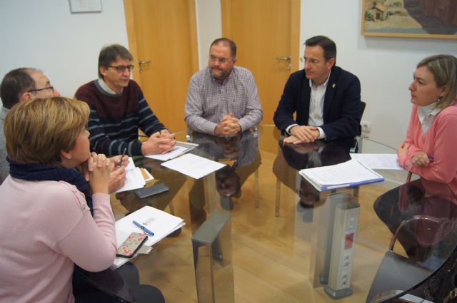 El Ayuntamiento de Alhama de Murcia se interesa por el funcionamiento del Centro Especial de Empleo de Totana (CEDETO)
