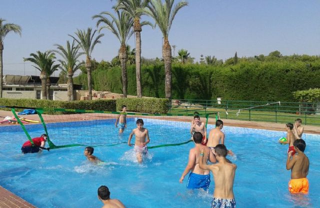Las piscinas públicas del Polideportivo Municipal '6 de Diciembre' y el Complejo Deportivo 'Valle del Guadalentín' estarán abiertas del 1 de julio al 1 de septiembre