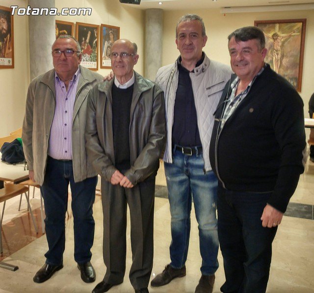 El alcalde de Totana felicita al Nazareno de Honor y Pregonero de la Semana Santa del 2018, Francisco Imbernón y Juan Francisco Otálora