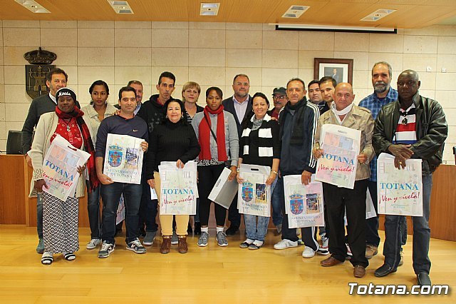 Una delegación cubana de distintos sectores profesionales visita Totana.