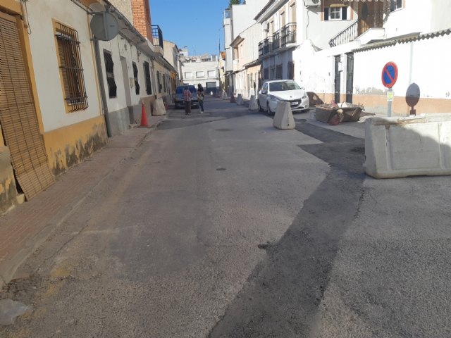 Finalizan las obras de renovación de la nueva tubería de saneamiento en las calle La Hoya y Luís Martínez González, respectivamente