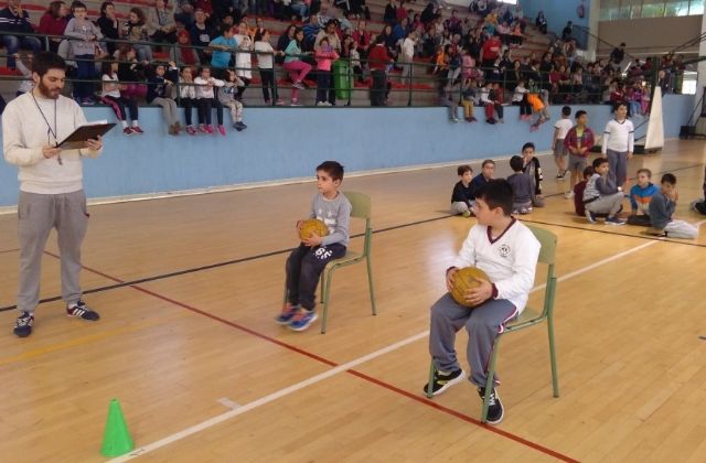 Un total de 145 alumnos participaron en la Fase Local de 'Jugando al Atletismo benjamín' de Deporte Escolar