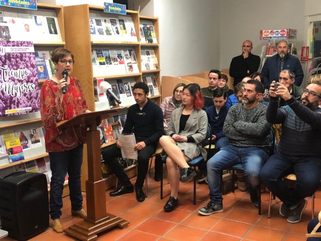 Totana conmemora el Día Internacional de la Poesía con la presentación de libro 'Calles de Totana verso a verso', de María José Valenzuela