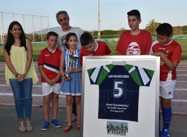 La Liga de Fútbol 'Juega Limpio', organizada por la Concejalía de Deportes, pasará a llamarse esta nueva temporada Liga de Fútbol 'Enrique Ambit Palacios'