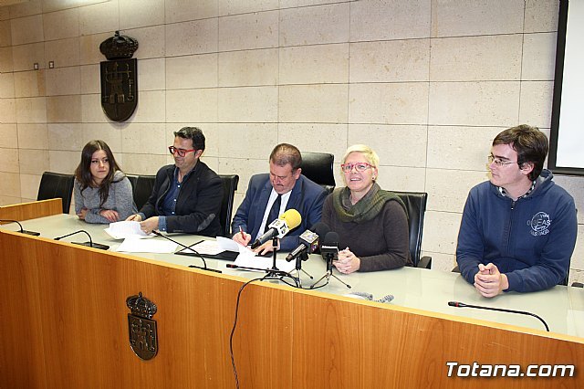 El Ayuntamiento y la Agrupación Musical de Totana suscriben un convenio de colaboración por importe de 6.000 euros