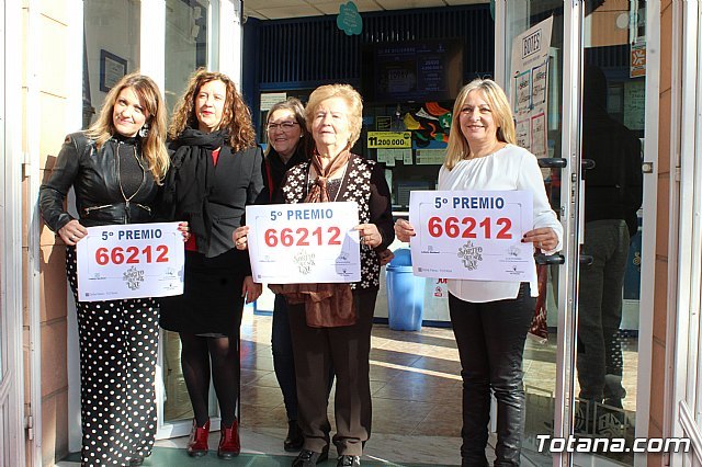 La Administración de Lotería 'Doña Petra' vende parte de un quinto premio de la Lotería de Navidad