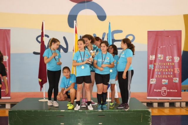 El Colegio La Cruz se proclamó campeón regional de Fútbol Sala Alevín Femenino de Deporte Escolar