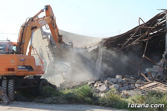 Se inician las obras de demolición por ruina de la antigua Discoteca Central