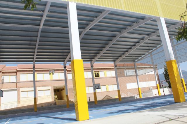 La comunidad educativa del CEIP 'San José' podrá disfrutar ya de las instalaciones de la nueva pista polideportiva este curso escolar 2019/20