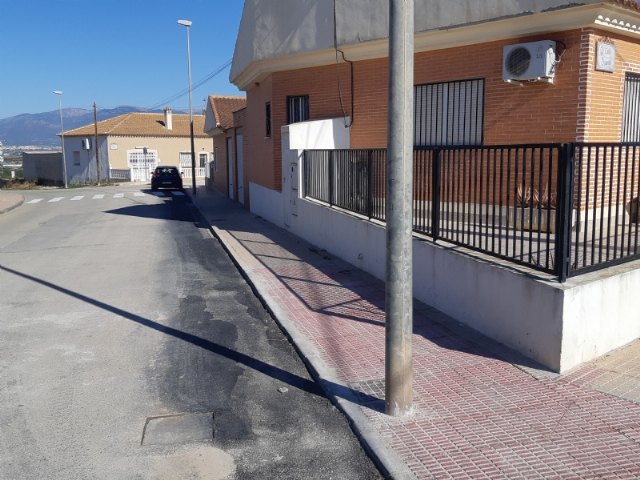 Finalizan las obras de renovación de las redes y acometidas de agua potable en las calles Escorial y Pernales en la pedanía de El Paretón