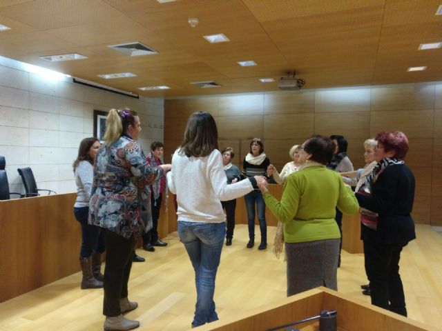Asociaciones de mujeres de Totana y Lorca se reúnen en el Ayuntamiento para unificar criterios y coordinar actuaciones conjuntas en materia de igualdad