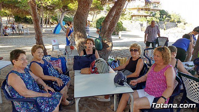 El programa de viajes “¡Vente a la playa!” se desarrolla un año más durante los meses de verano en la Cala del Pino de La Manga del Mar Menor