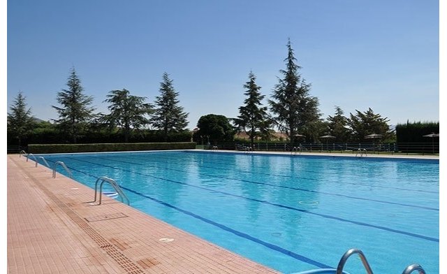 Adjudican las obras de renovación y modificación de los equipos de depuración de las piscinas del Polideportivo Municipal '6 de Diciembre'