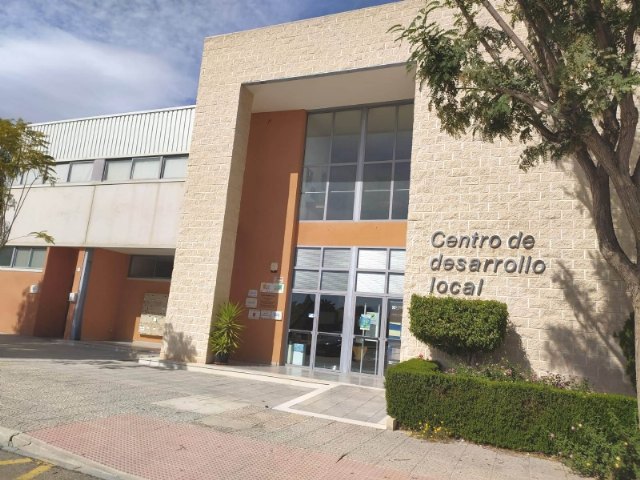La Concejalía de Desarrollo Local informa sobre un nuevo Curso-Certificado de Profesionalidad gratuito de 'Limpieza en espacios abiertos e instalaciones industriales'