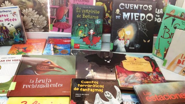 La Biblioteca Municipal 'Mateo García' se prepara para la festividad de Halloween 2018