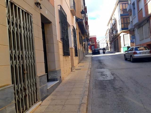 Acuerdan enajenar la nuda propiedad del local comercial situado en la calle Mayor Sevilla número 7 de esta localidad