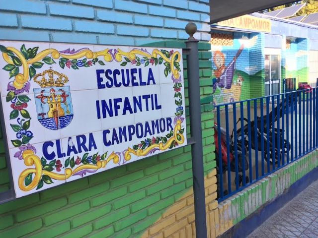 Hasta el 28 de abril se pueden presentar las solicitudes para la admisión de alumnos en la Escuela Infantil 'Clara Campoamor' para el curso escolar 2017/2018