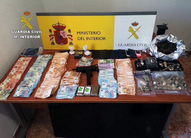 La Guardia Civil desmantela una experta organización criminal dedicada a la venta de múltiples sustancias estupefacientes en Totana