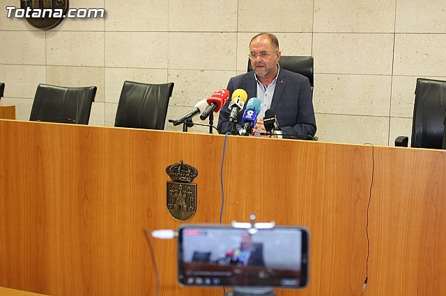 El alcalde denuncia una 'estrategia de estrangulamiento' al Gobierno municipal