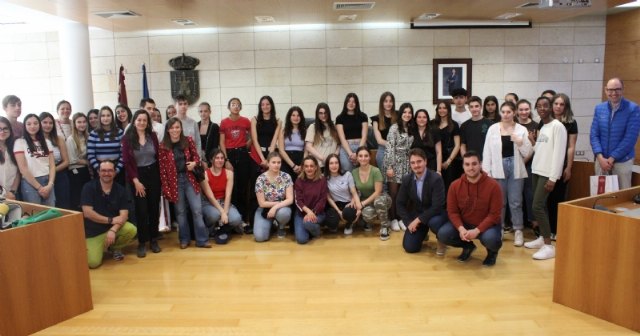 Ofrecen una recepción institucional a los alumnos franceses e italianos participantes en un intercambio con estudiantes del IES Juan de la Cierva