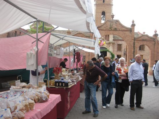 Este próximo domingo, 30 de abril, se celebra el tradicional Mercadillo Artesano de La Santa