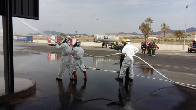 Operativo de coordinación con la simulación de un accidente químico en Totana
