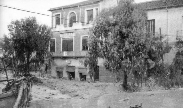 Totana vivió angustiosos momentos provocados por las inundaciones en 1877 y en 1964