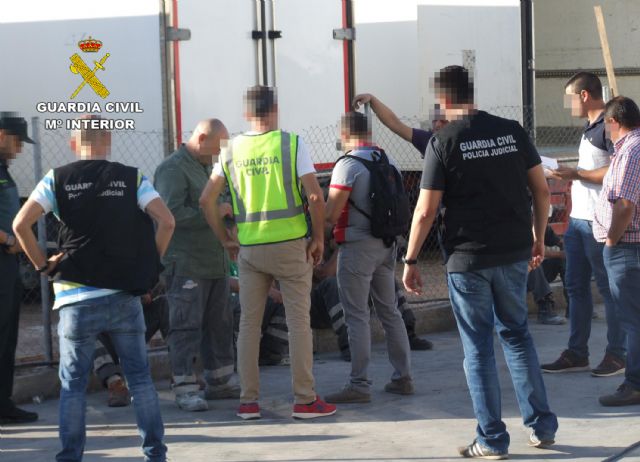 La Guardia Civil detiene a los gerentes de una empresa por irregularidades en la contratación de trabajadores extranjeros