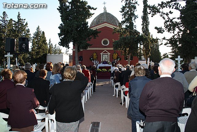La tradicional Misa de Ánimas en el Cementerio Municipal 'Nuestra Señora del Carmen' se celebrará hoy 2 de noviembre