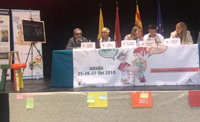 La concejal de Educación presenta las experiencias del Pleno infantil de Totana en el II Congreso de Educación en Democracia Activa,