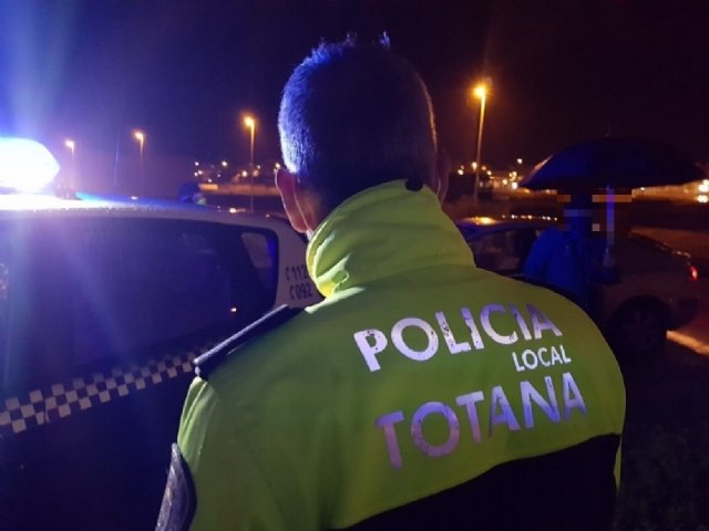 La Policía Local de Totana detiene al conductor de un vehículo que se había saltado un control en el vecino municipio de Alhama de Murcia