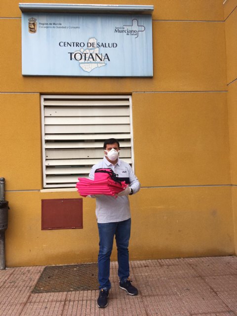 La Hdad. de 'La Cleofé' dona material sanitario a los Centros de Salud de Totana y profesionales