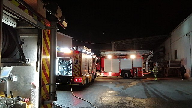 Incendio en un secadero industrial de pimentón en Totana