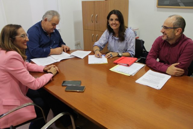 El Ayuntamiento suscribe un convenio de colaboración con el IES Prado Mayor para contribuir al mantenimiento del programa de Bachillerato de Investigación