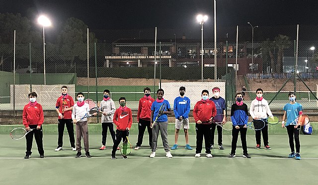 Fiesta de tenis navideña en club de tenis Totana